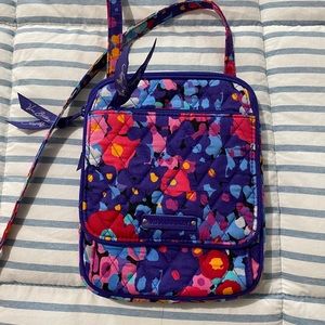 Very Bradley crossbody purse!!